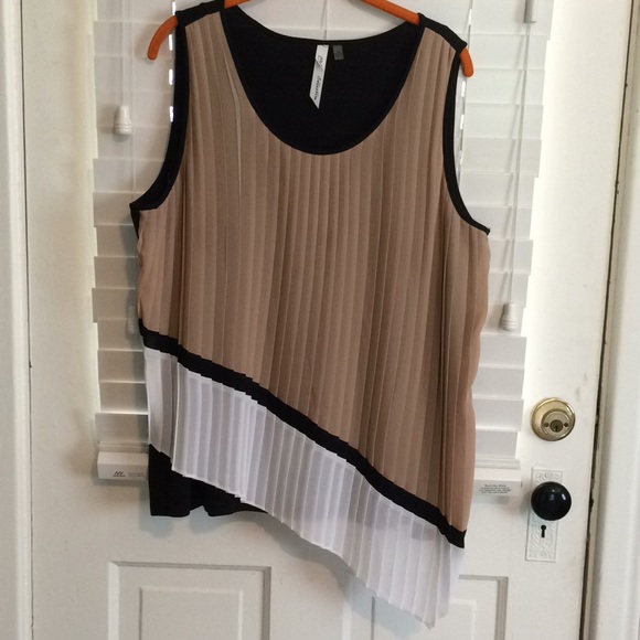 NY Collection Tops - NY Collection Sz XL Asymmetrical Cut Tank Top